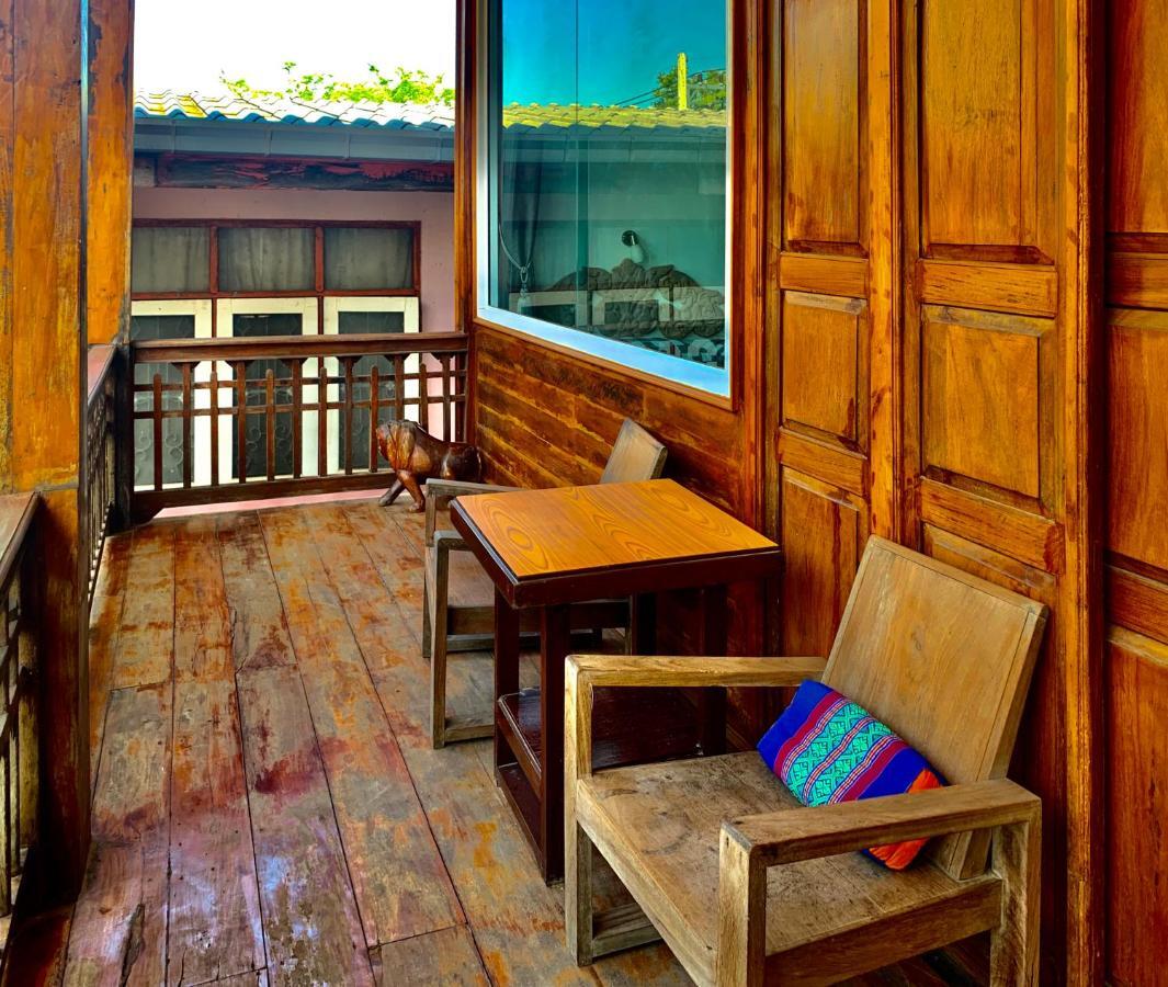 Une Jai Place เรือนอุ่นใจ Phimai Exterior photo